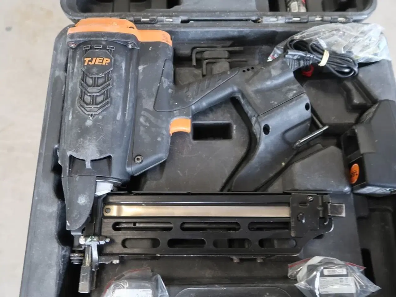 Billede 2 - Klammepistol TJEP PQZ-75 GAS 3G med 2 batterier og lader