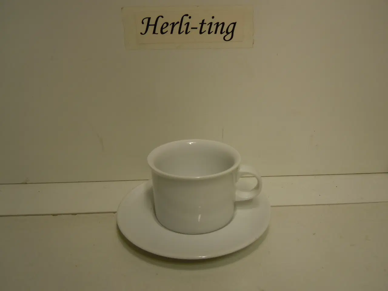 Billede 1 - OPHØR 1/2 pris på rest i KGL Domino Hvid .Pris fra