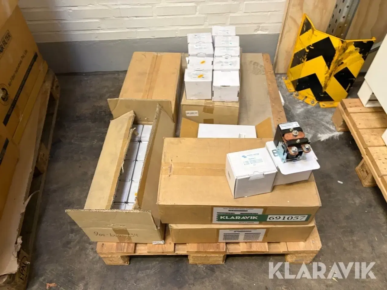 Billede 5 - Relæ + stik Victron Energy 60 styk