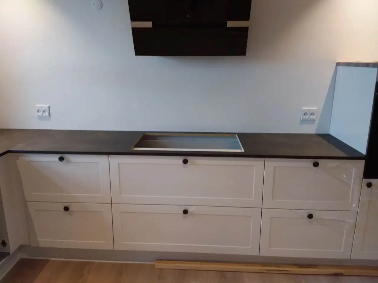 Billede 3 - Ny Køkkenbordplade med underlimet sort vask