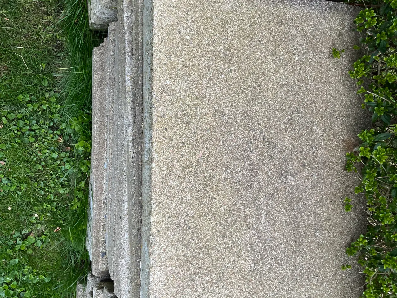 Billede 1 - Brugte betonfliser 60x80 cm 7 cm tykke, 38 stk