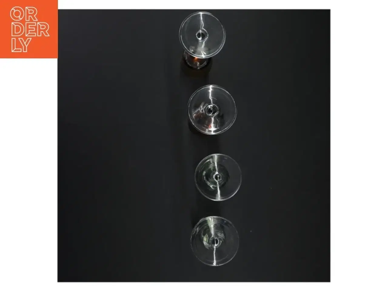 Billede 2 - Sæt af fire farvede glas (str. 18 x 6 cm)