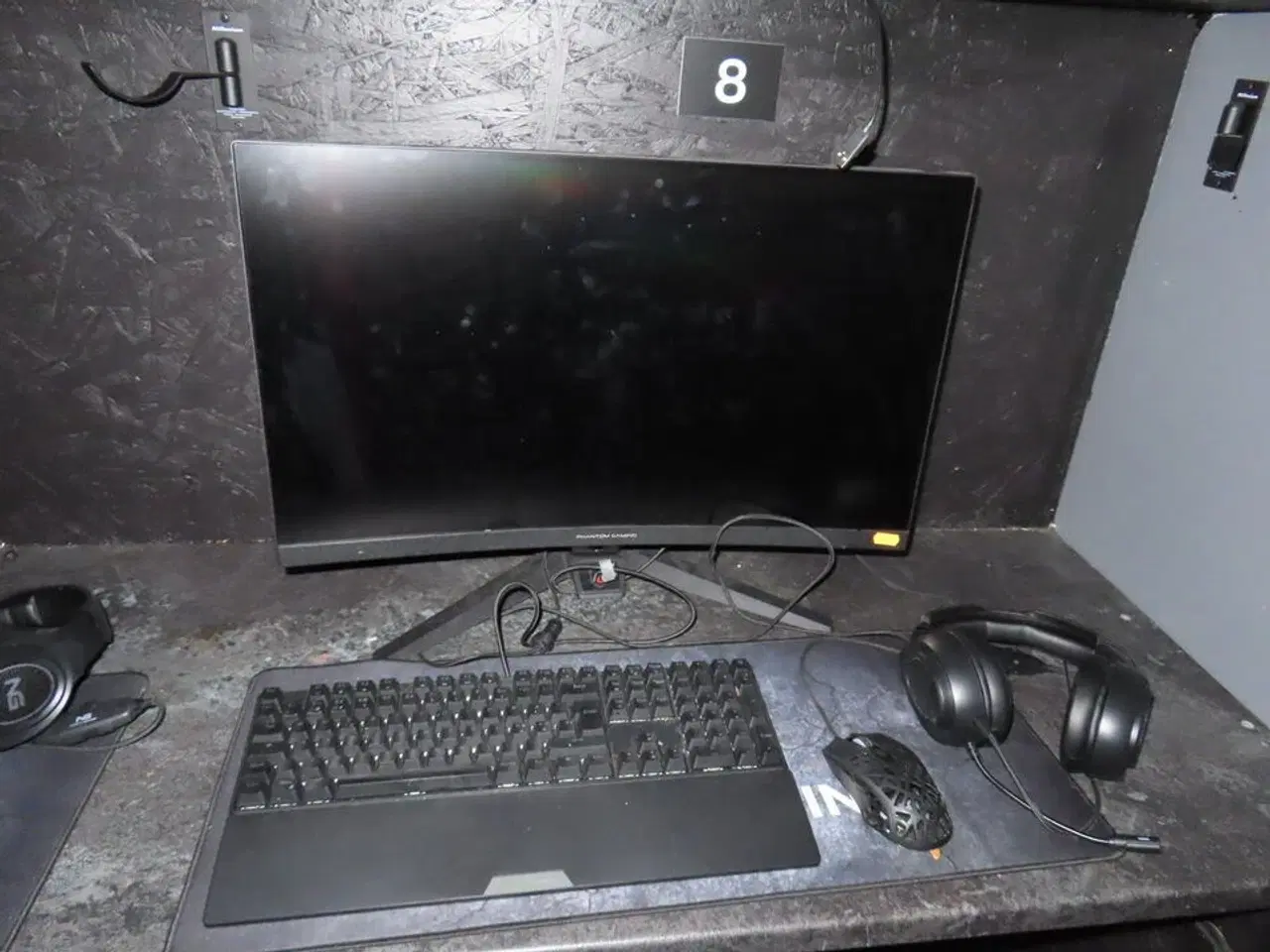 Billede 1 - 27" curved gaming monitor, ASROCK PHANTOM GAMING pg27f15rs1a