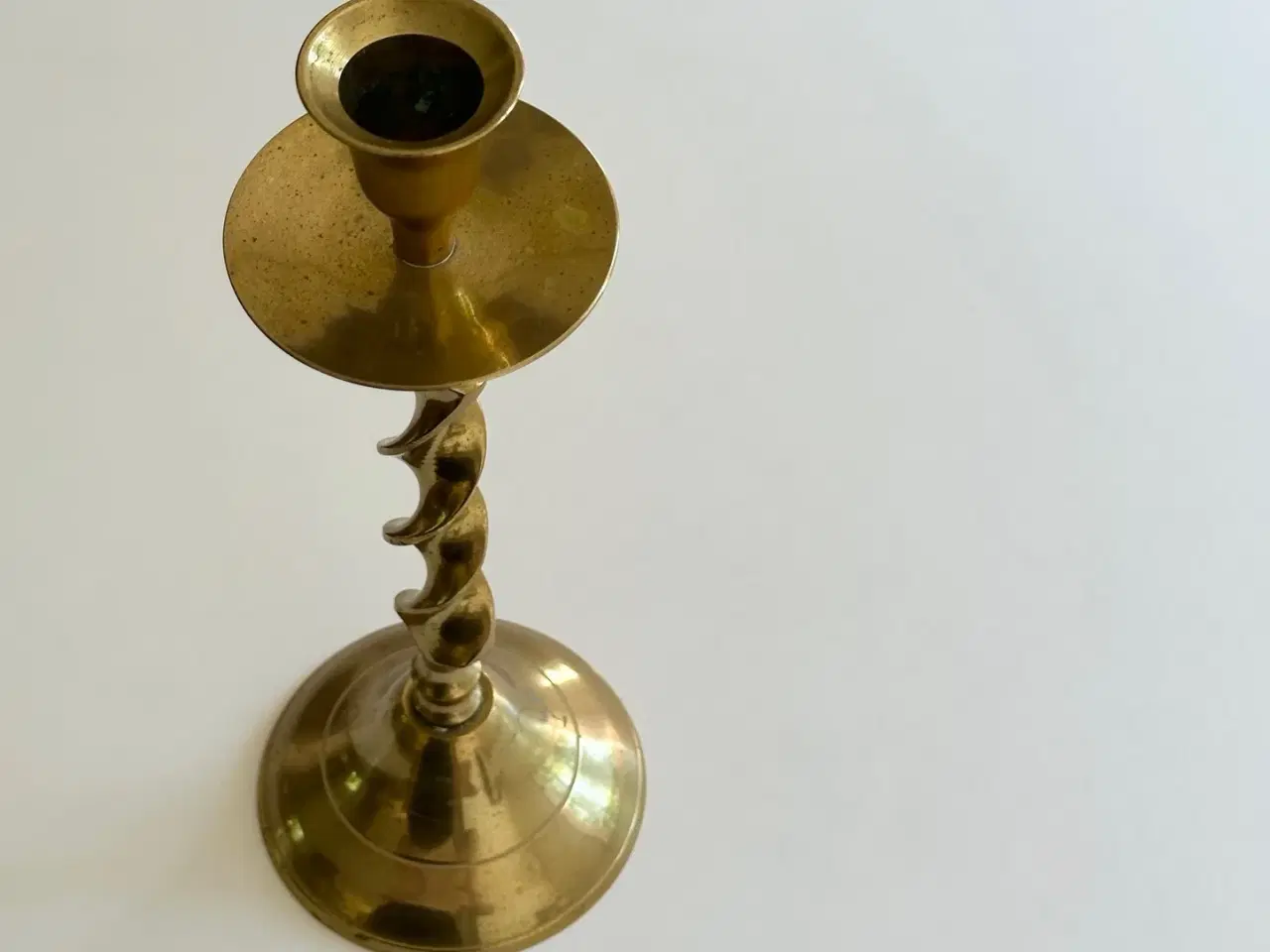 Billede 3 - Messingstage m swirl