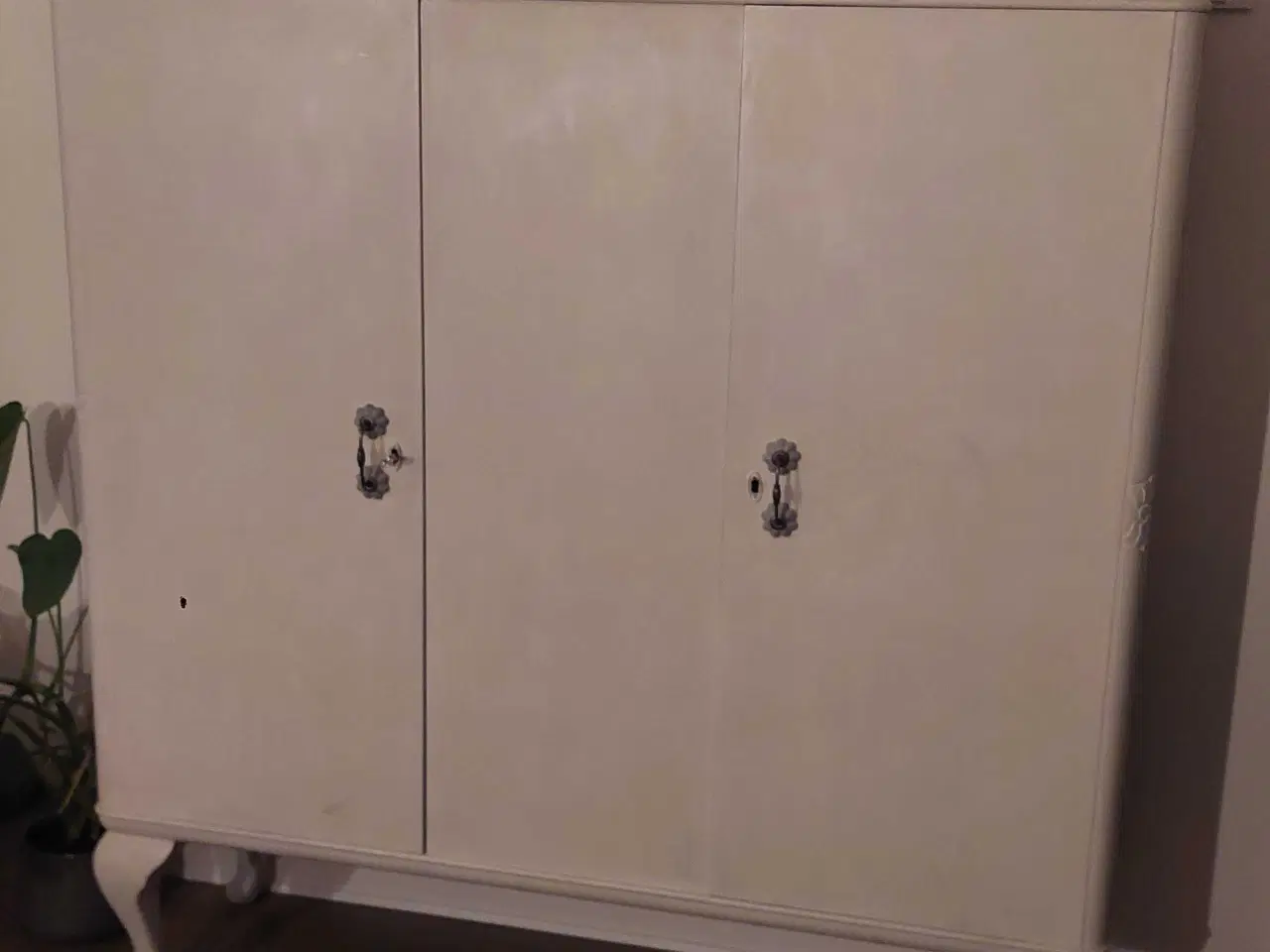 Billede 1 - Skab - kalkmalet