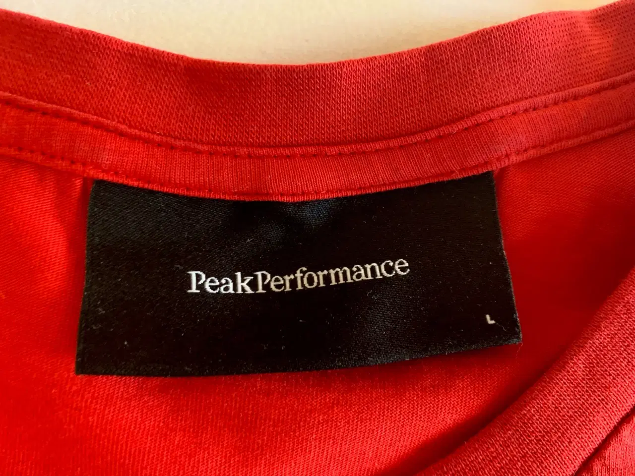Billede 2 - Peak Performance t-shirt (Str. L)