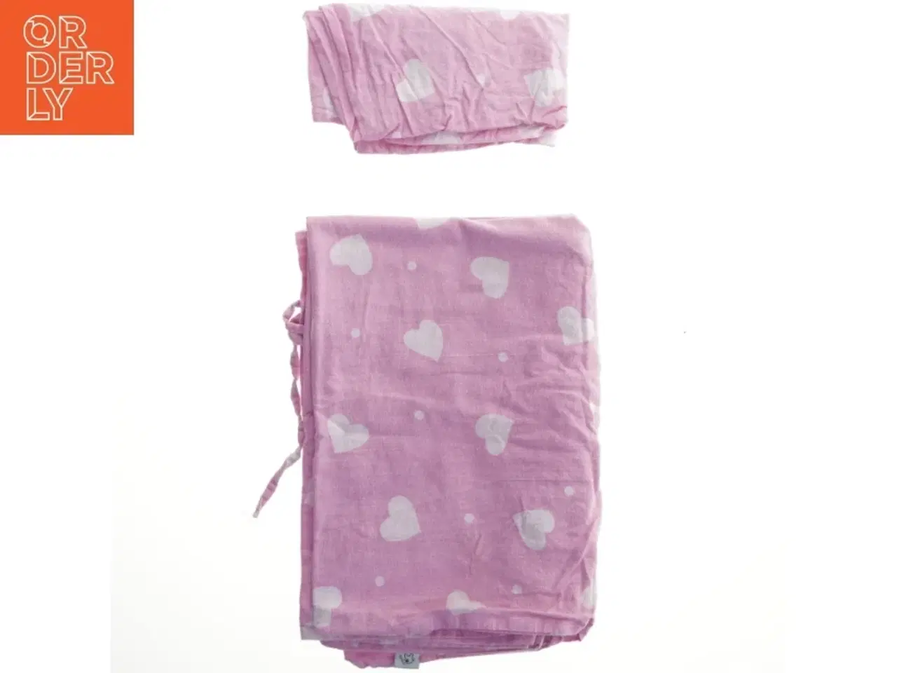 Billede 1 - Dyne og pudebetræk med hjerter (str. Hovedpude. 40 x 36 cm. dyne. 67 x. 90 cm)