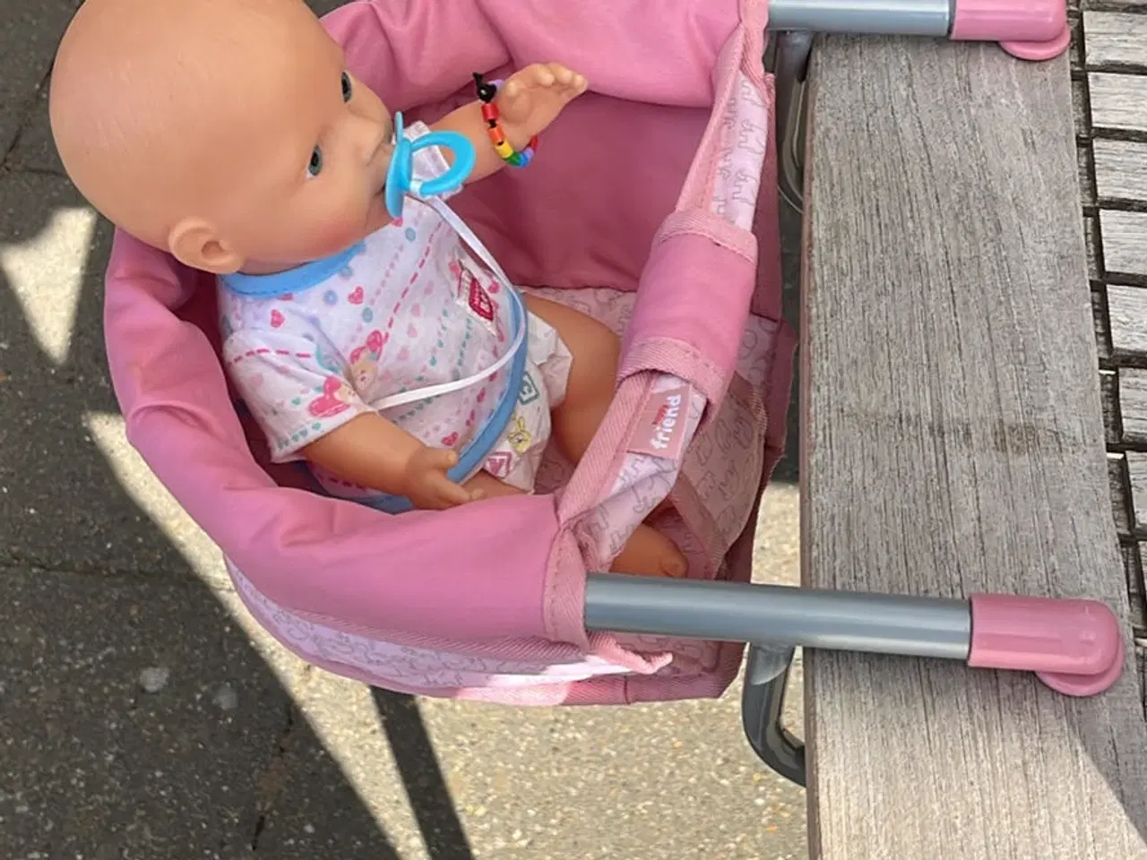 Billede 4 - Dukke med div. tilbehør 