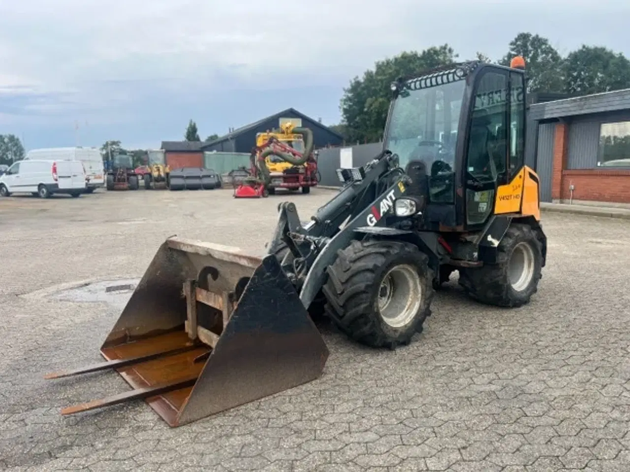 Billede 15 - Giant V 452 T X-Tra HD- Kabine / Skovl & gafler