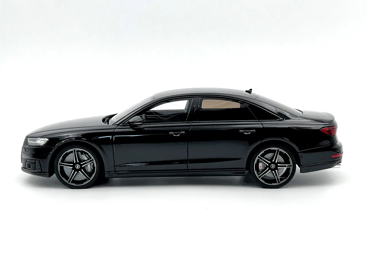 Billede 3 - 2020 Audi ABT S8 Type D5 1:18  Super god kvalitet