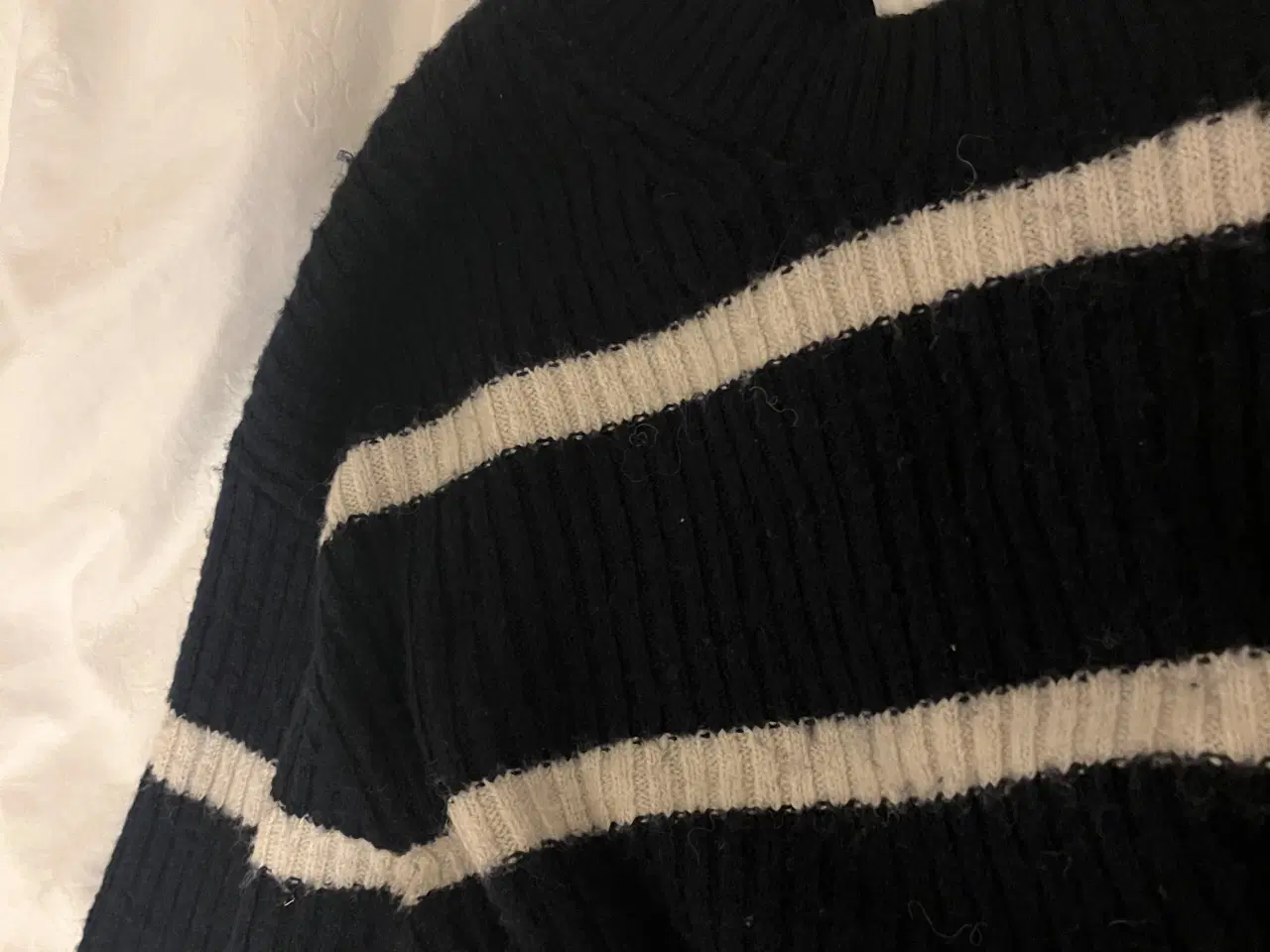 Billede 3 - Sweater str. m