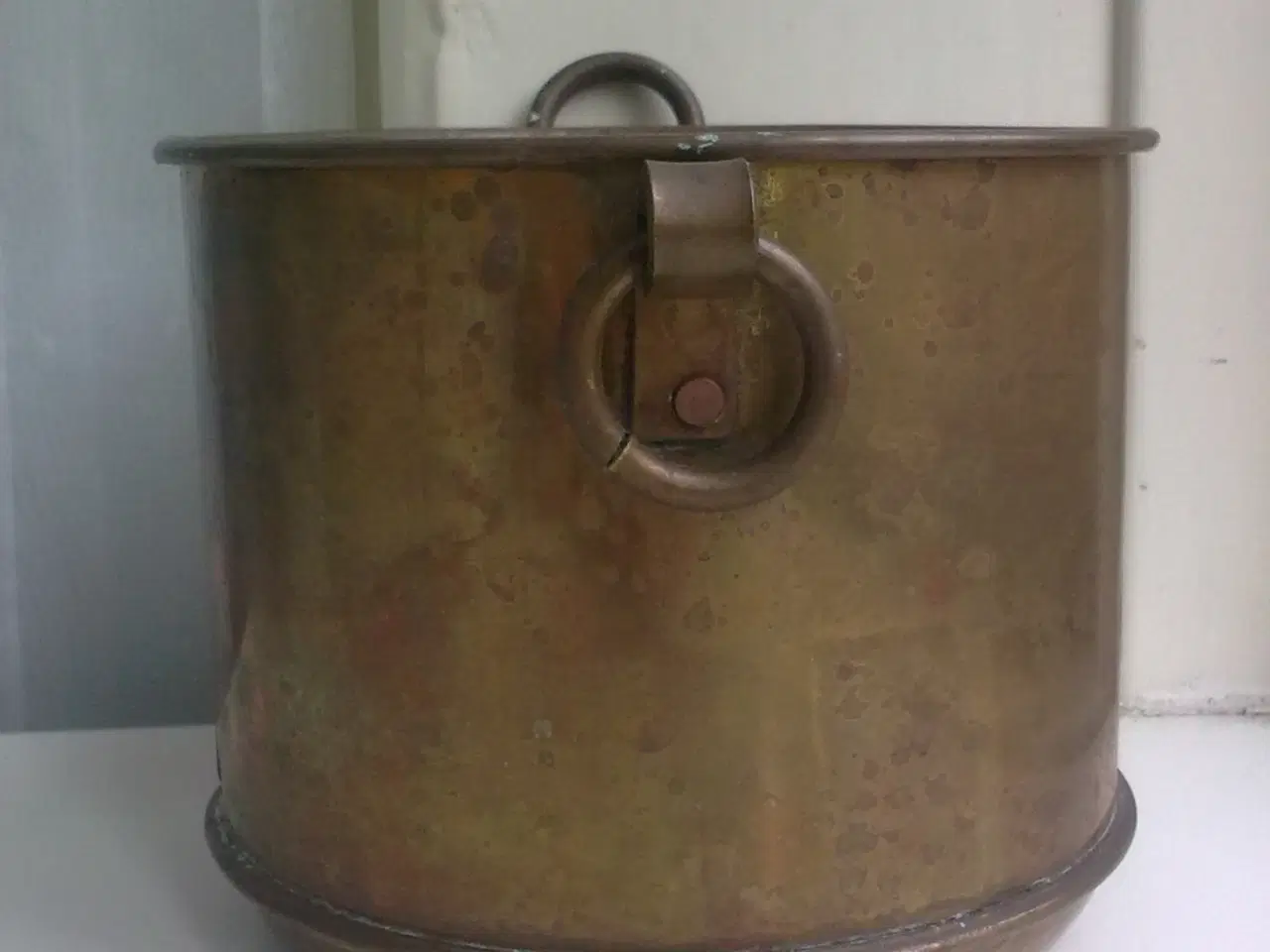 Billede 9 - Viking skjold bakke med nitter Kobber/messing?