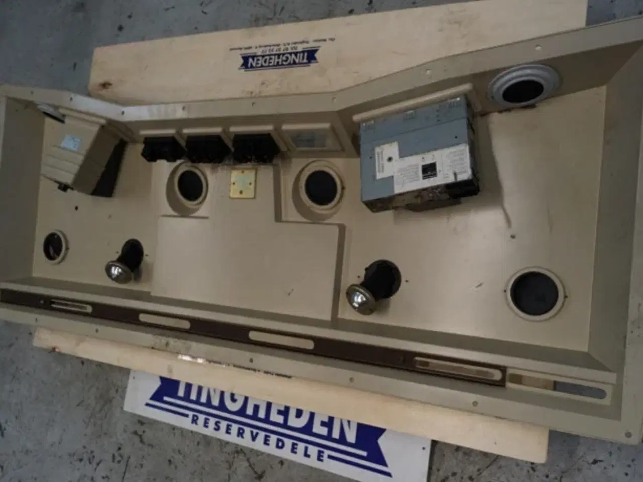 Billede 8 - Dronningborg D9000 Beklædning