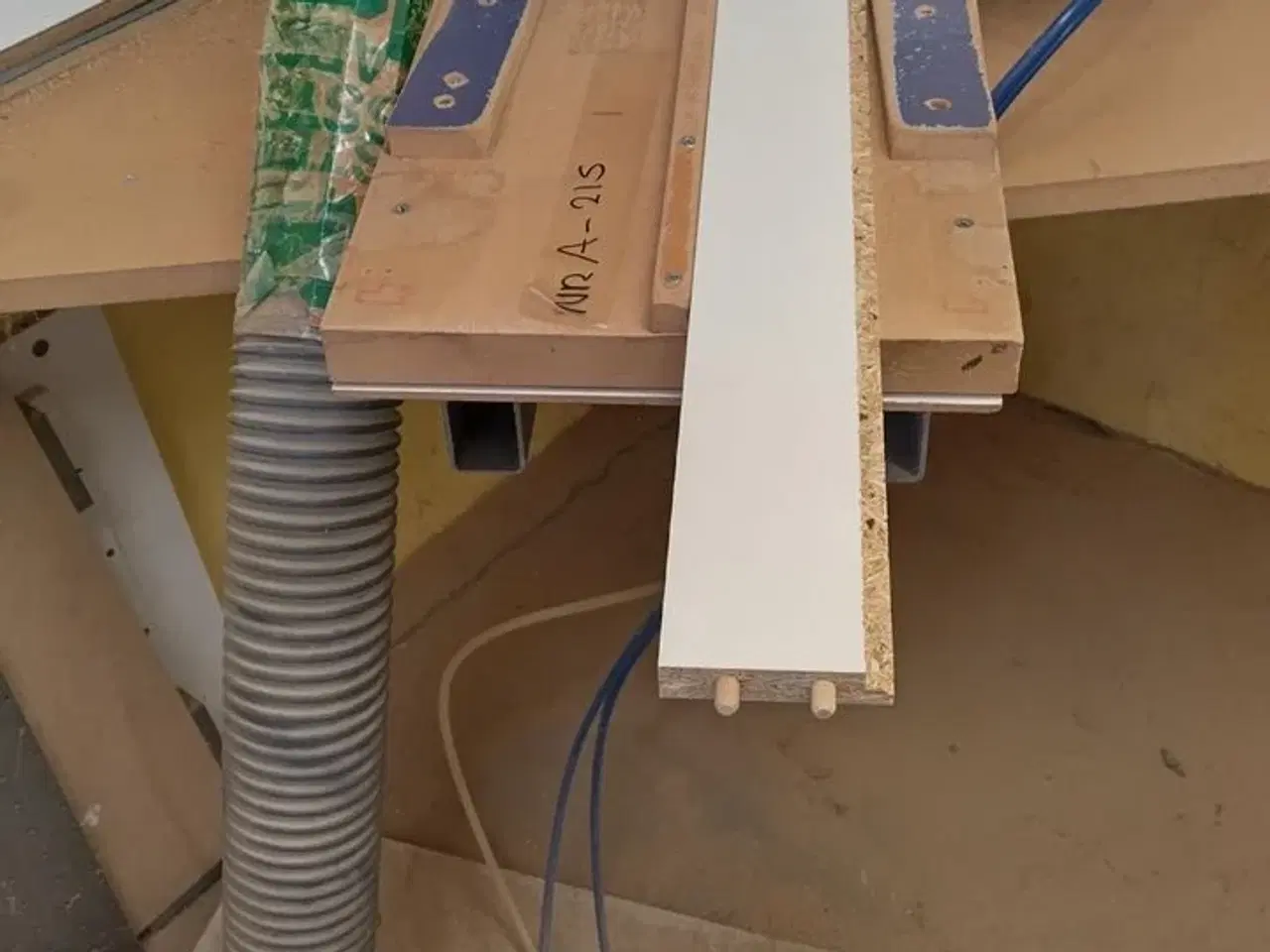 Billede 1 - Boremaskine til boring af hængelister m.v.