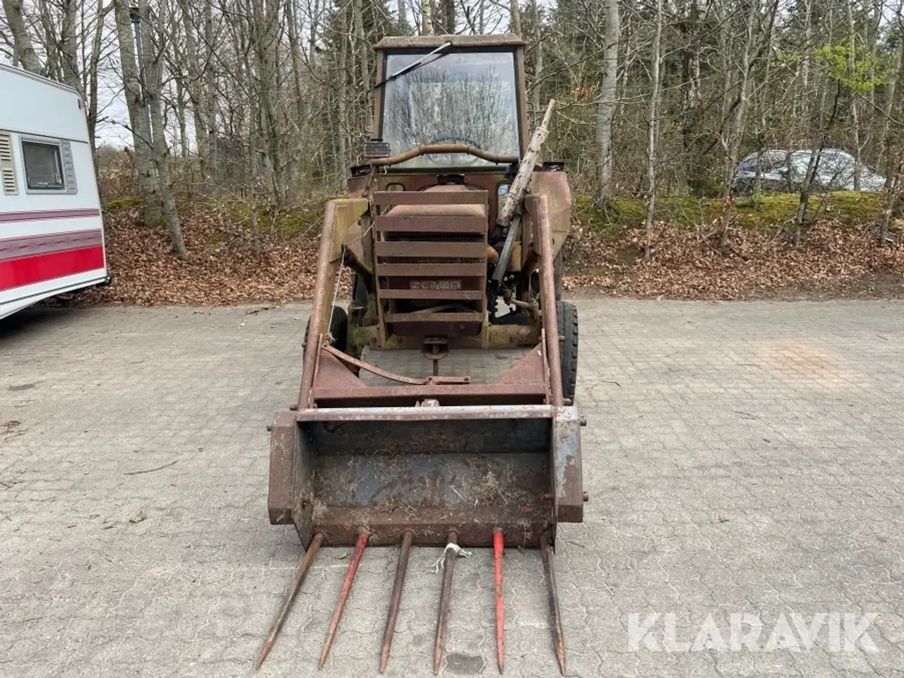 Billede 2 - Traktor ZETOR 4718 med frontlæsser