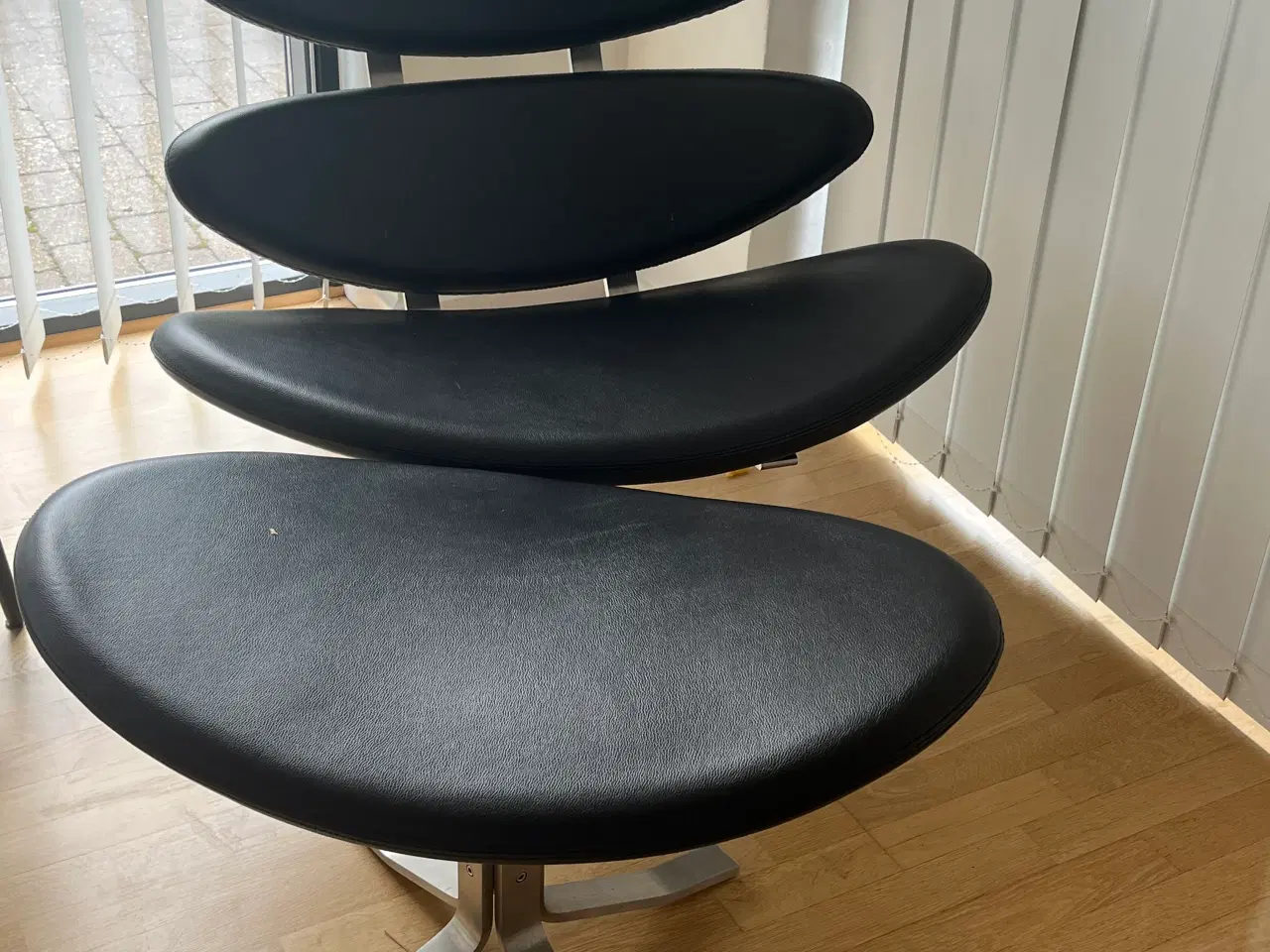 Billede 1 - KOPI stol med skammel