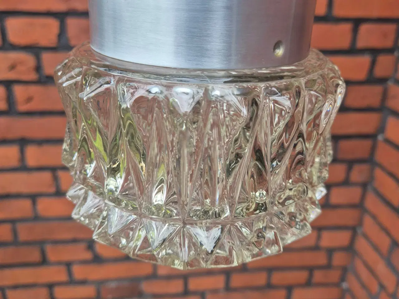 Billede 3 - Sød retrolampe i alu og glas