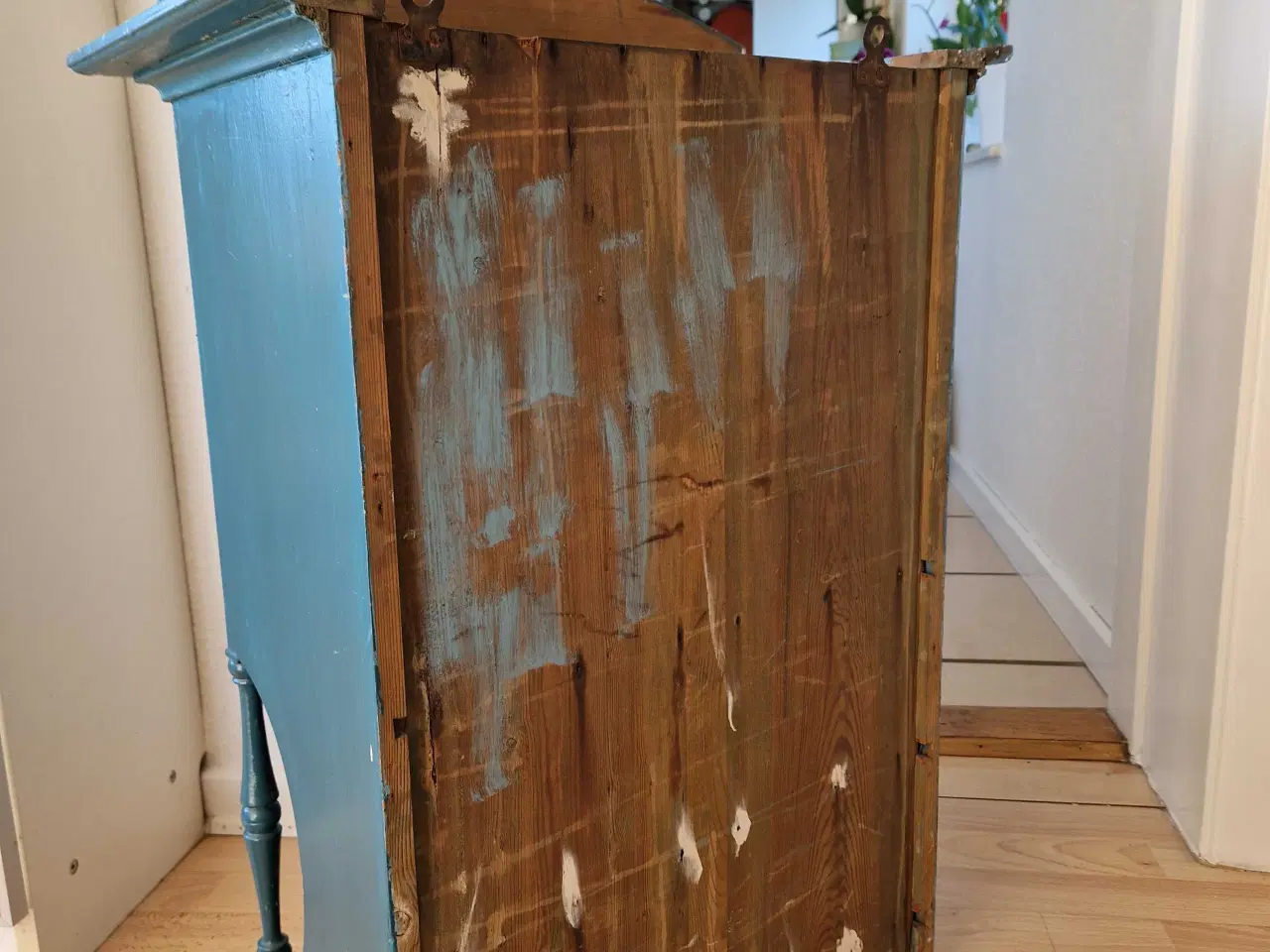 Billede 4 - Unikt antikt arvestykker. Tobaksskab/vitrineskab