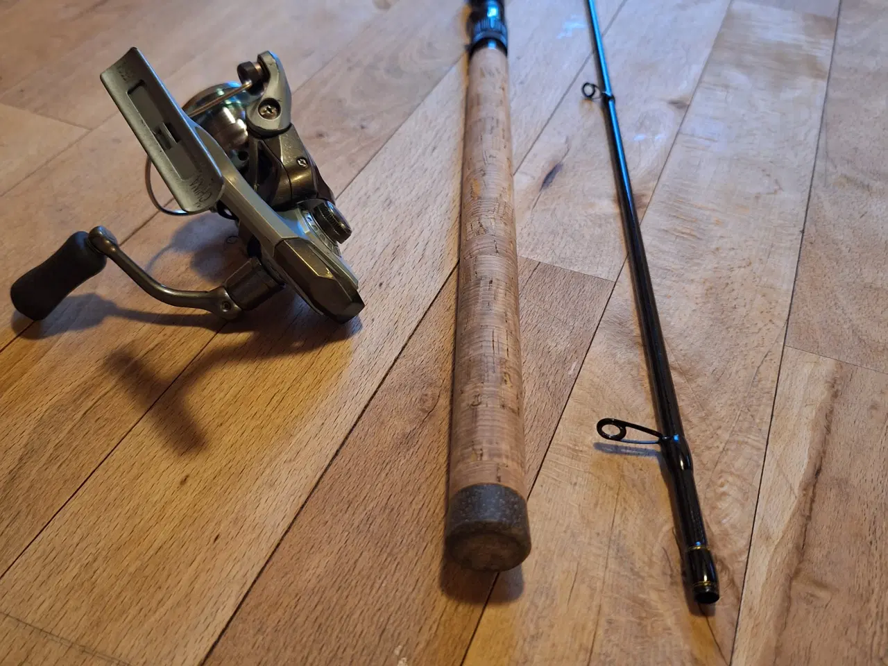 Billede 3 - Fiskesæt – Savage Gear Shore Game 8’ + Okuma hjul