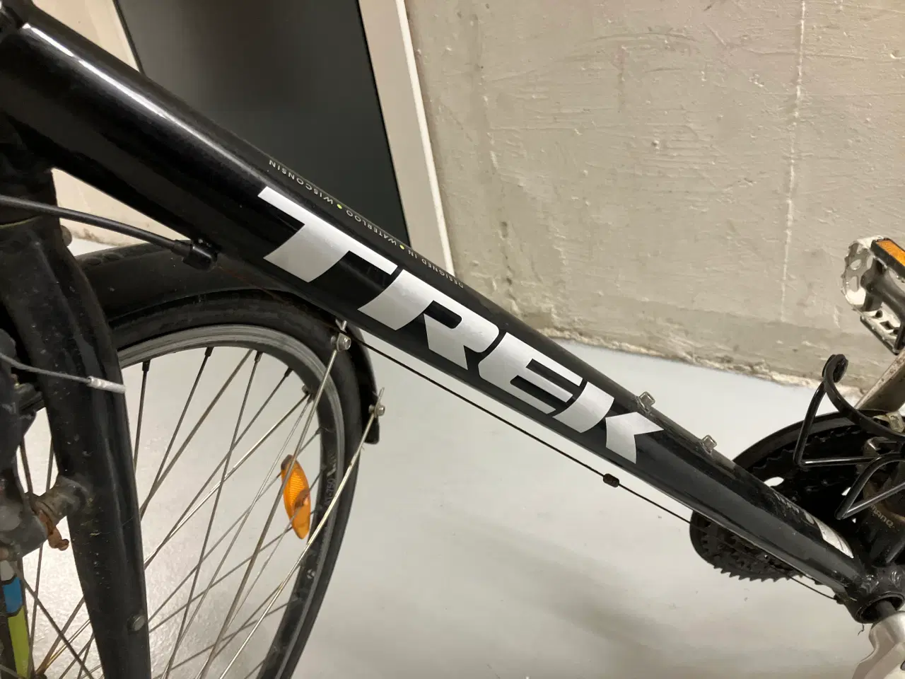 Billede 1 - Cykel trek citybike 28” Står og samler støv,