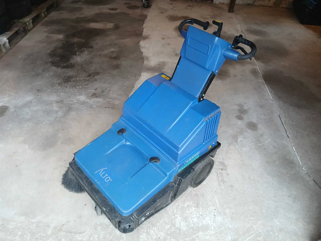 Billede 2 - Nilfisk-alto kc500et fejemaskine