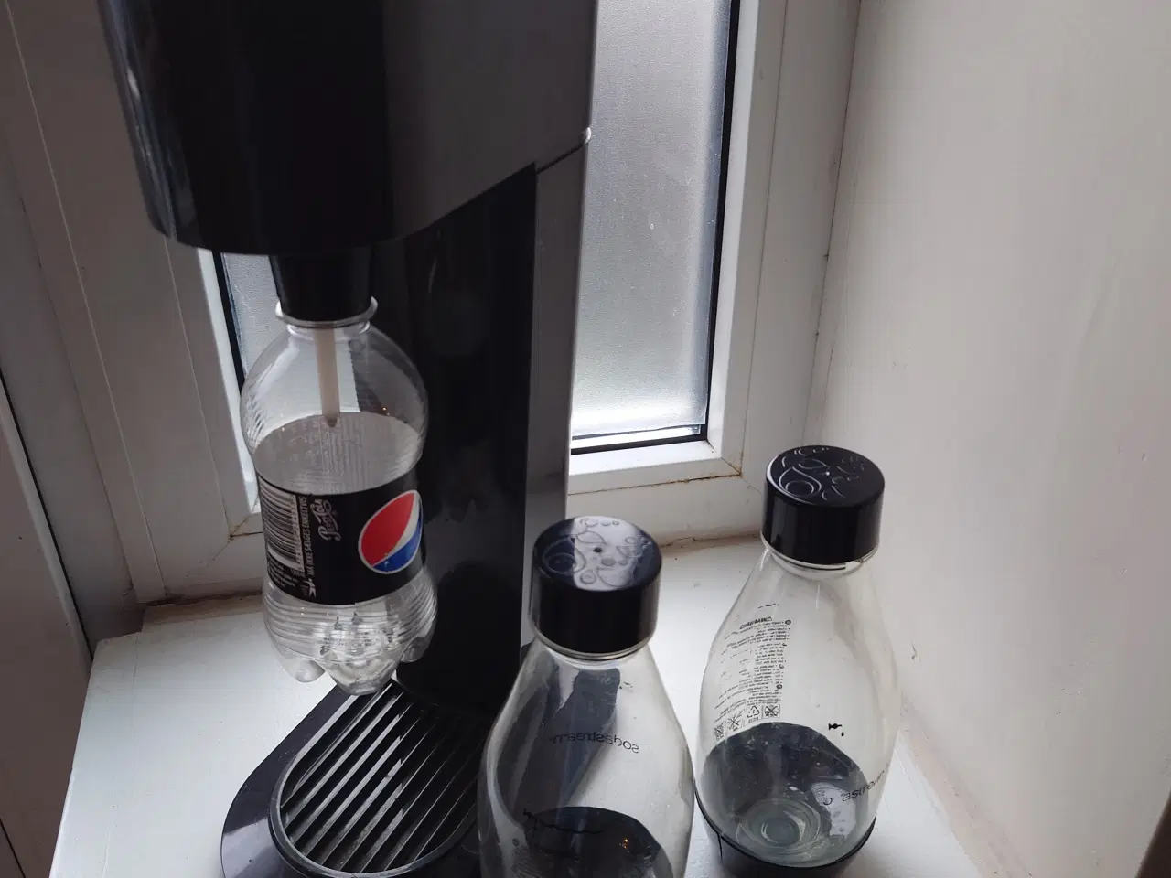 Billede 5 - Sodasream med to flasker og Co2 flaske 