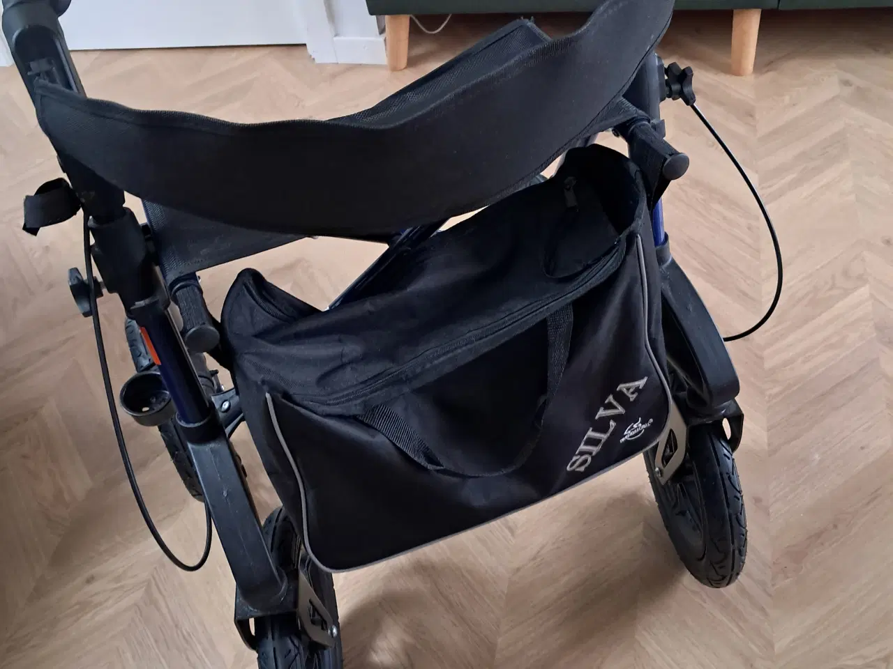 Billede 2 - Rollator med taske 