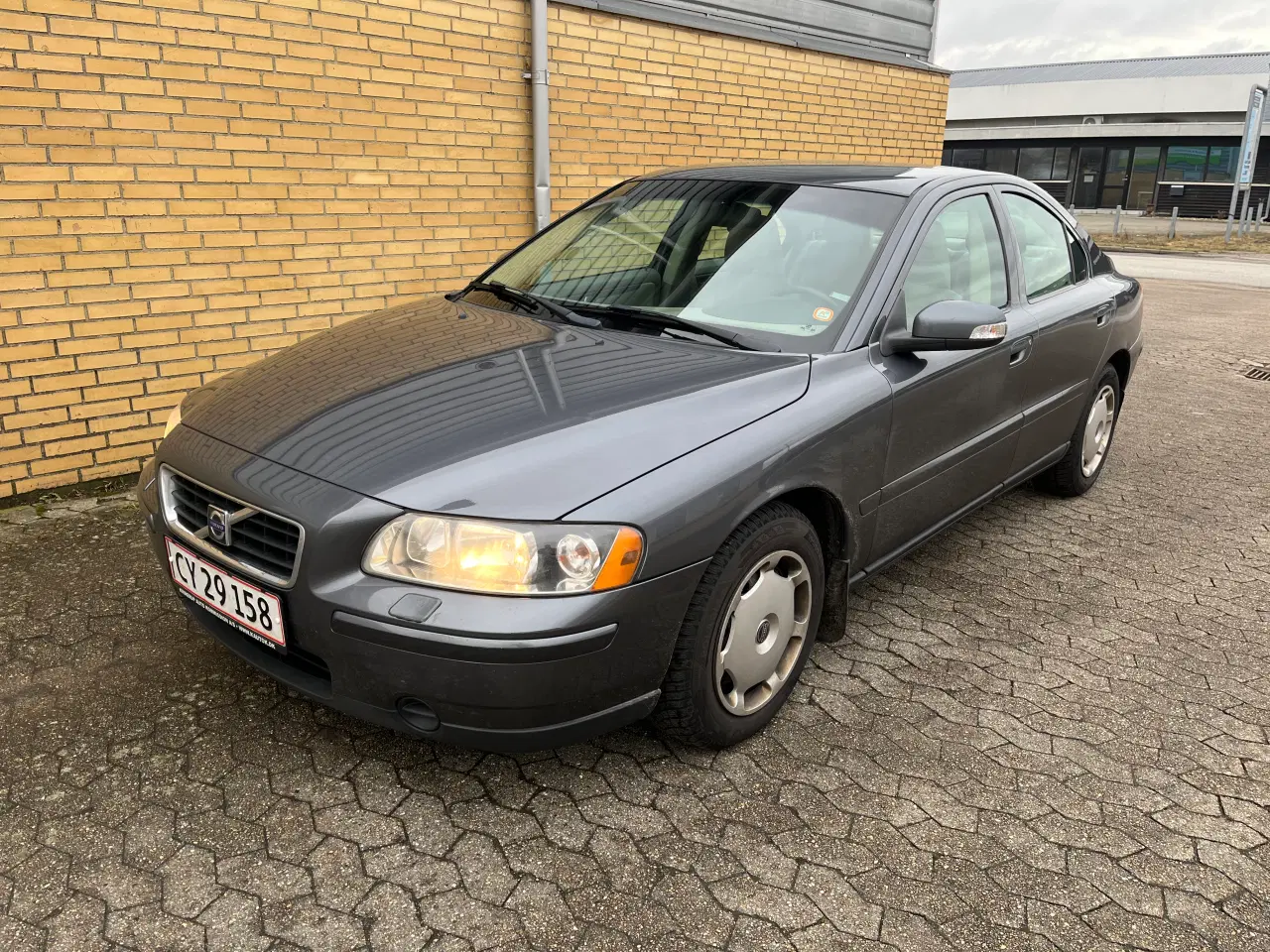 Billede 1 - Nysynet og meget velkørende Volvo S60