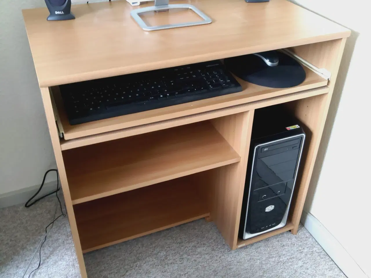 Billede 2 - Computerbord med tastaturudtræk i lys træ
