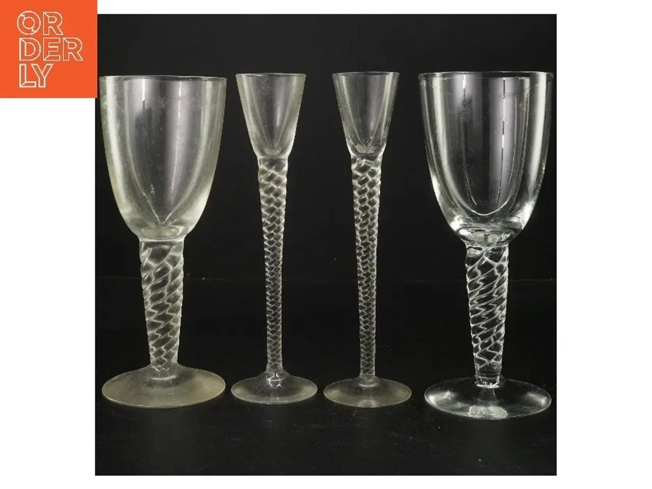 Billede 1 - Sæt af dekorative glas (str. 8,5x22 cm)