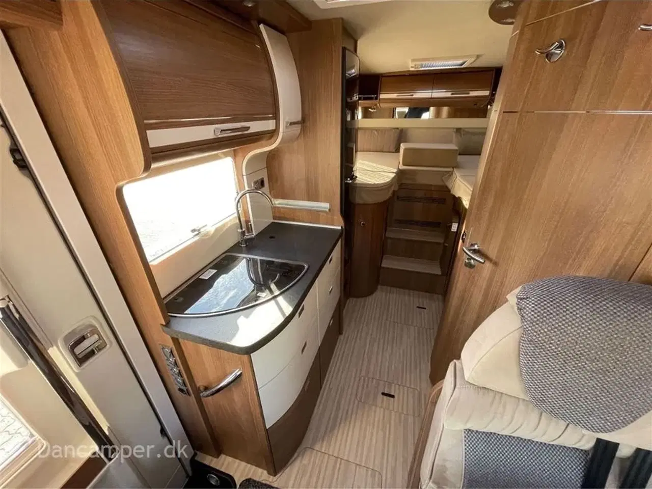 Billede 8 - 2018 - Carthago tourer I 143 LE Helintegreret luksuscamper, Enkeltsenge og sænkeseng, 150Hk Aut. Sælges for kunde.