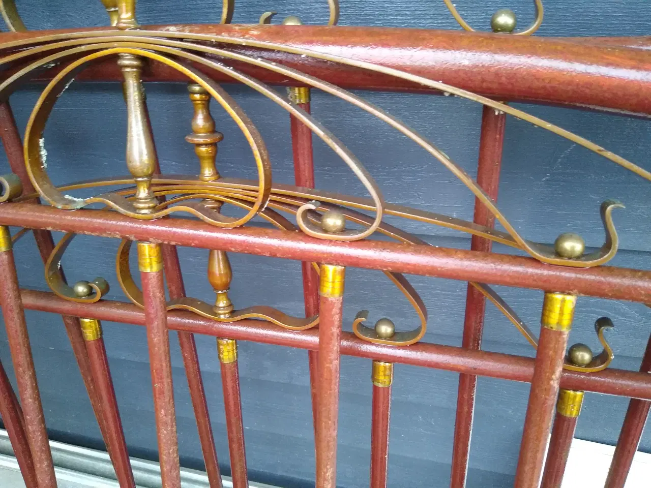 Billede 3 - 4 Gamle jernsenge /gavle