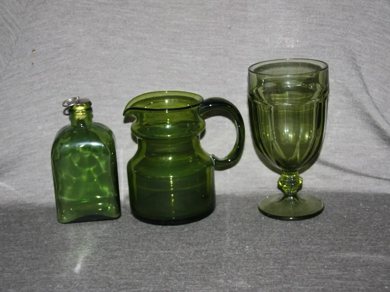 Billede 1 - Grøn glas kande, karaffel, vase stk.pris - 80 kr.
