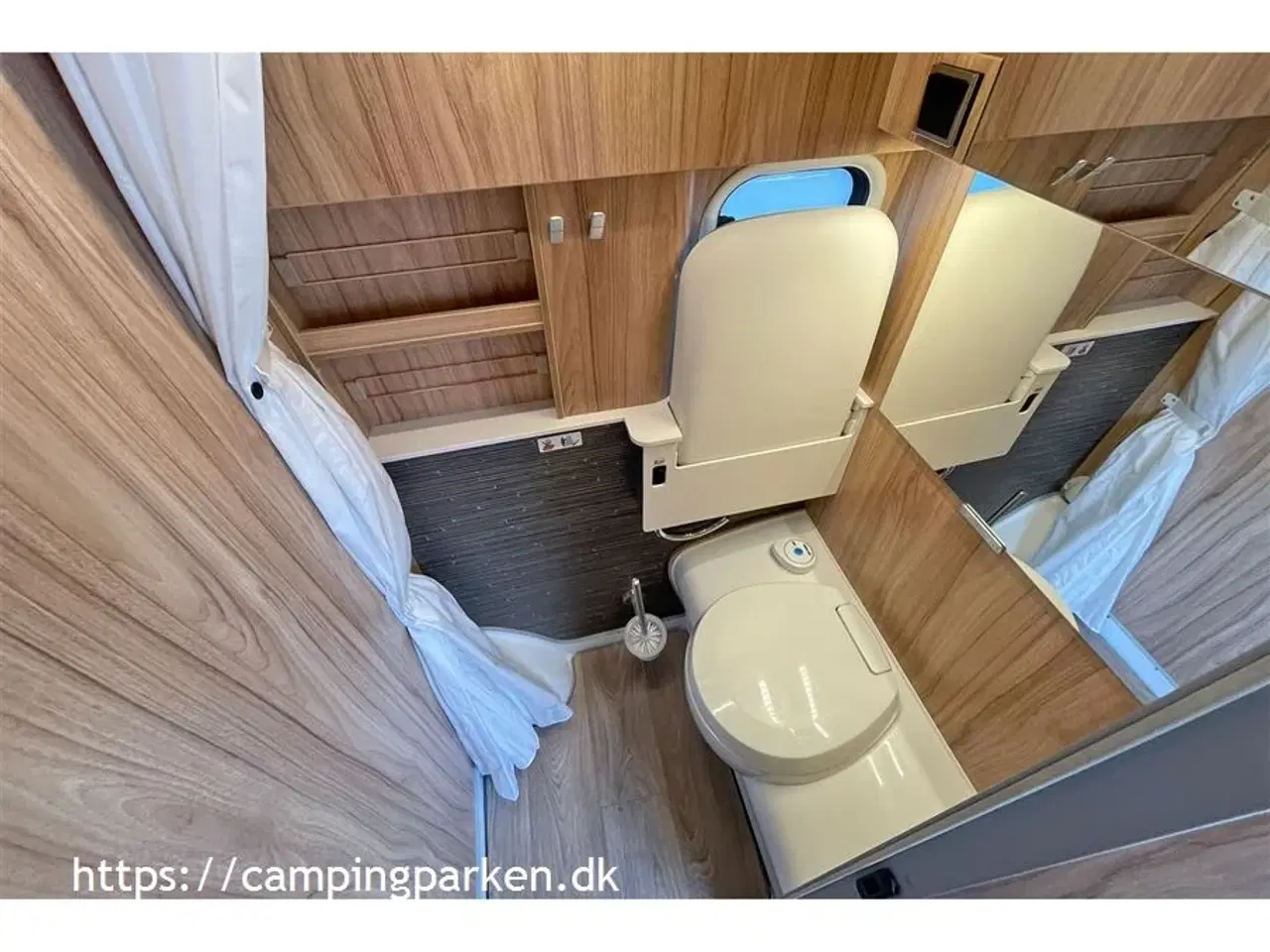 Billede 14 - 2021 - Hymer Grand Canyon S   Hymer Grand Canyon S byder på køreoplevelse, 4 sovepladser, under 6 meter