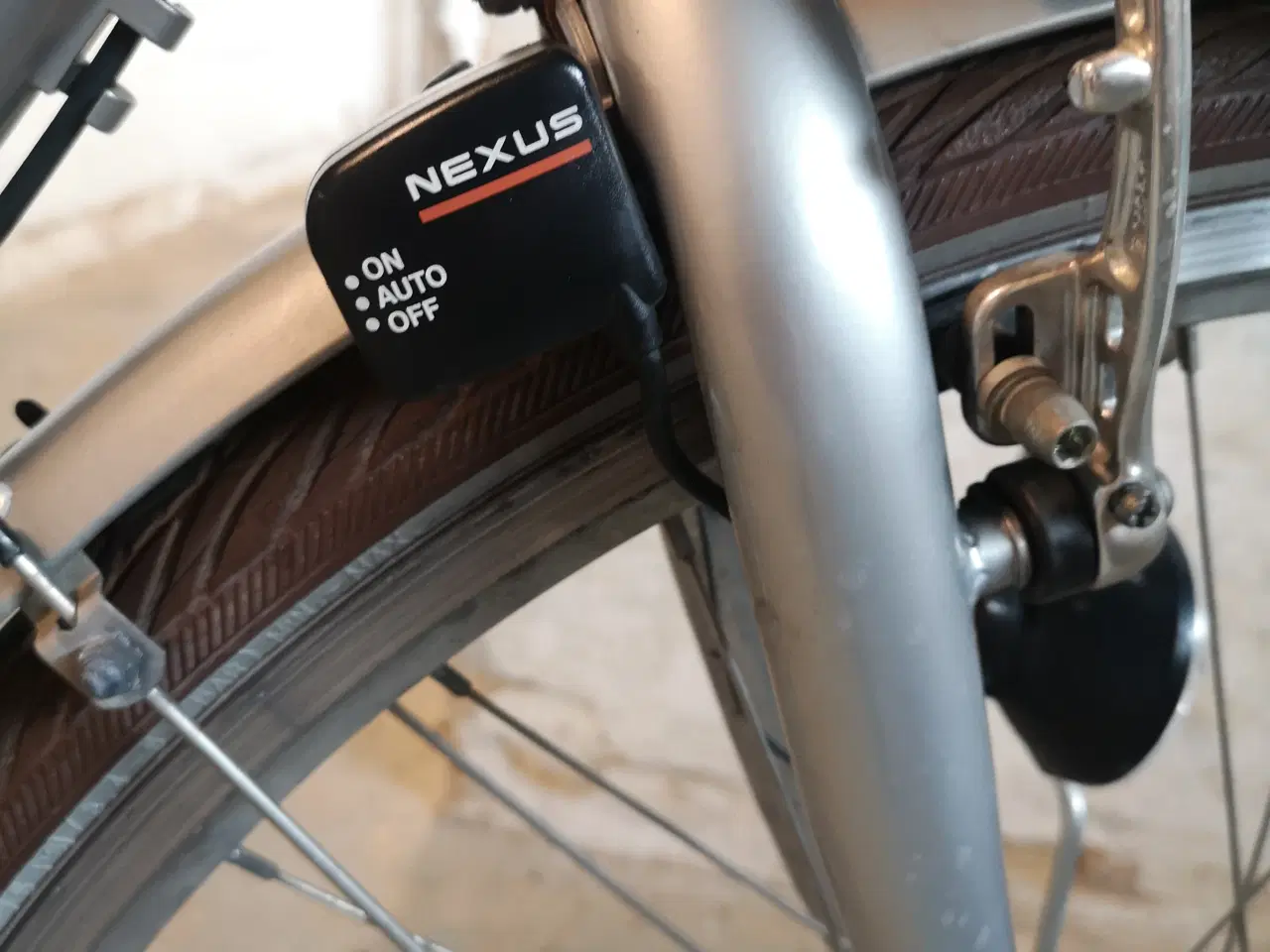 Billede 11 - Winther 28" 54 cm høje 7 gear ,ABUS-lås med én nøg