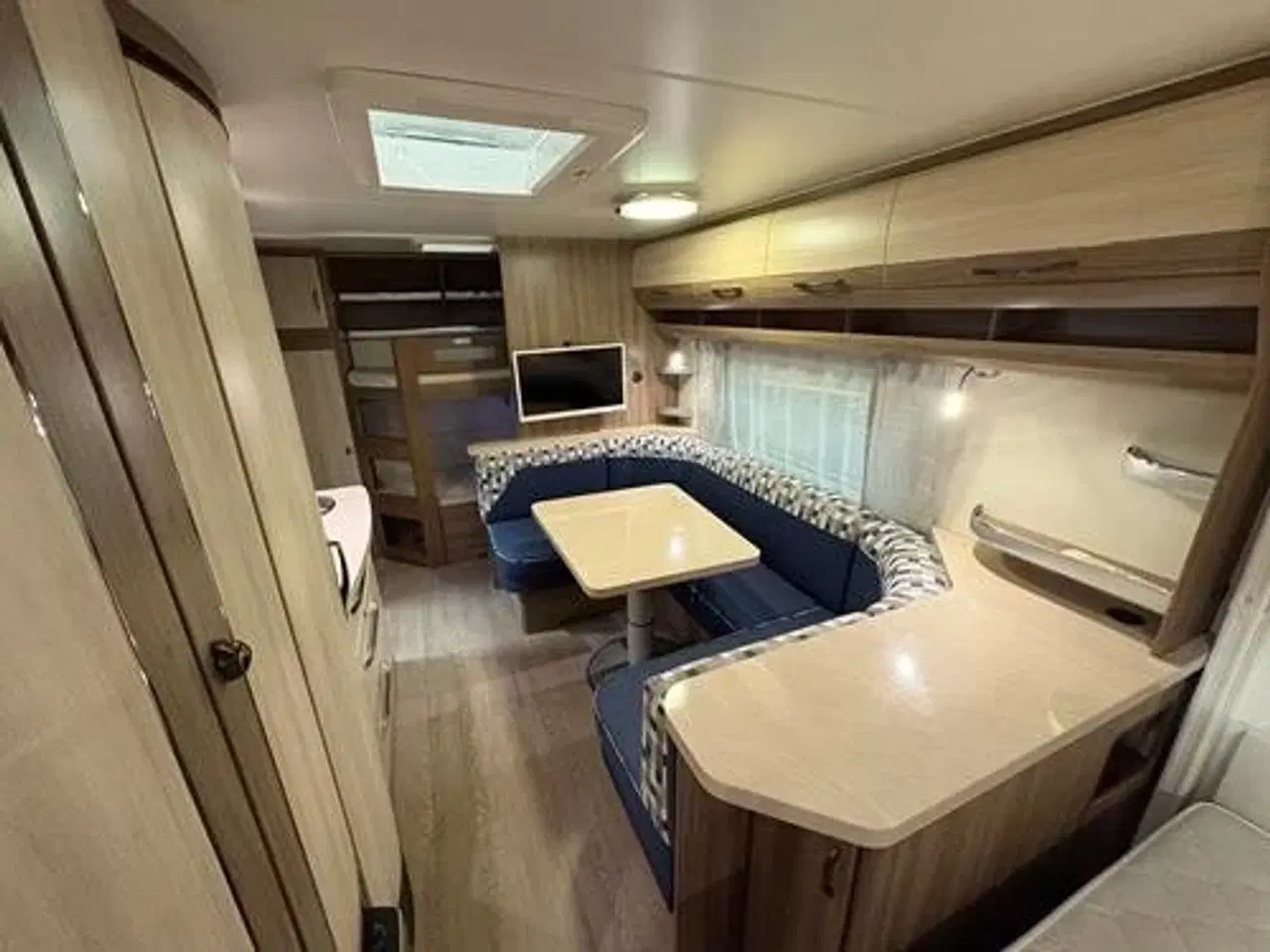 Billede 8 - Hobby DE LUXE 560 KMFe