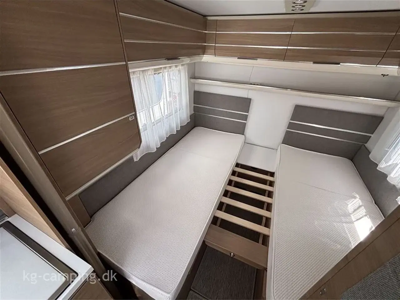 Billede 5 - 2020 - Adria Adora 502 UL Supreme Edition   Enkeltsenge og centralvarme!