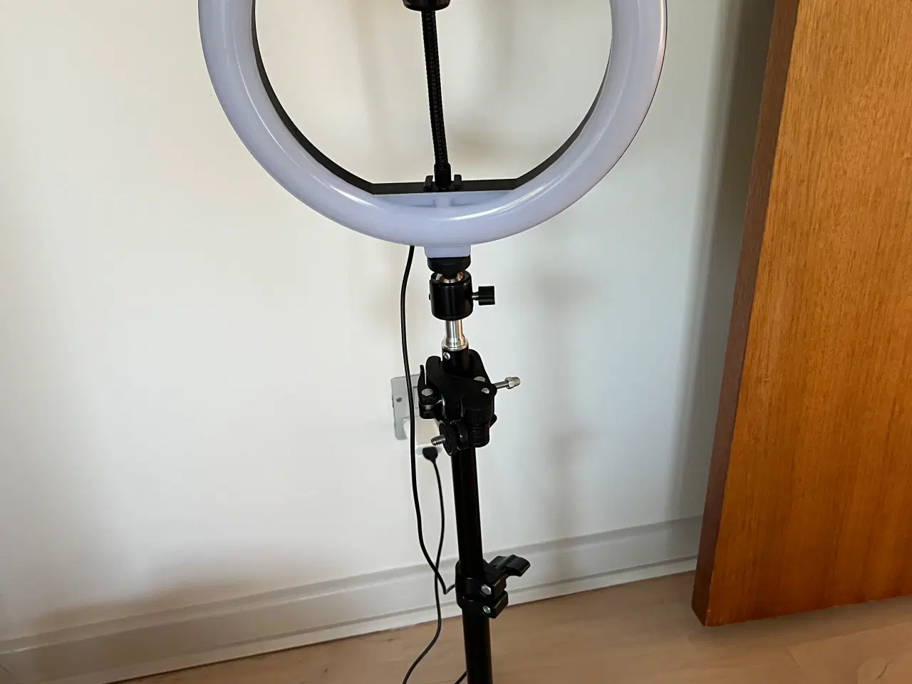 Billede 2 - LED ring light, som ny og virker 100%