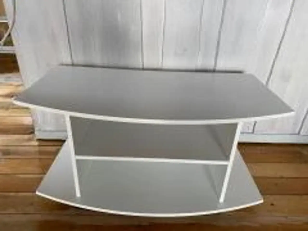 Billede 1 - Stereo/tv-bord