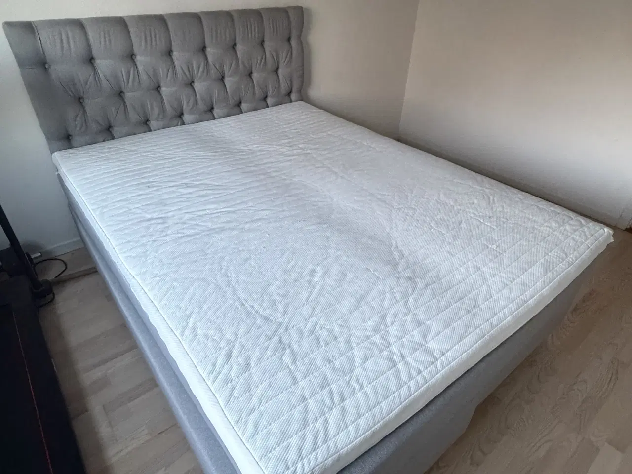 Billede 1 - Seng inkl. sengegavl