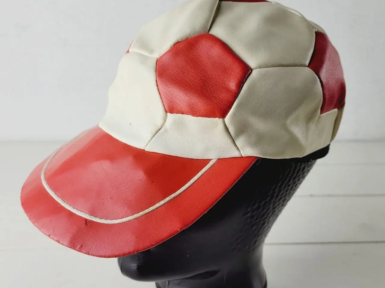 Billede 1 - ⭐️- Nostalgisk retro fodboldkasket – Et must-have 