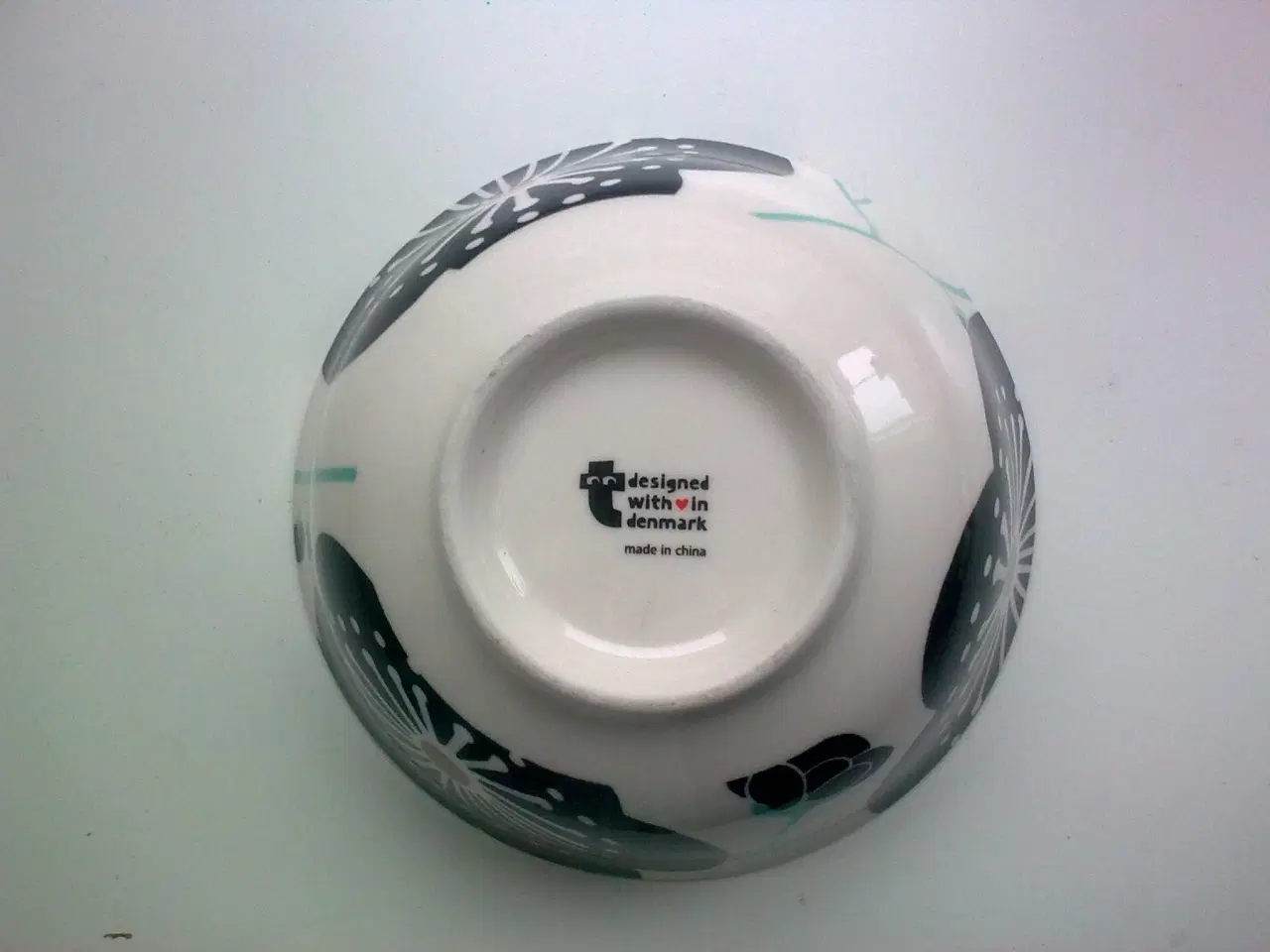 Billede 5 - Dansk Design sorte blomster SKÅLE hvid porcelæn 