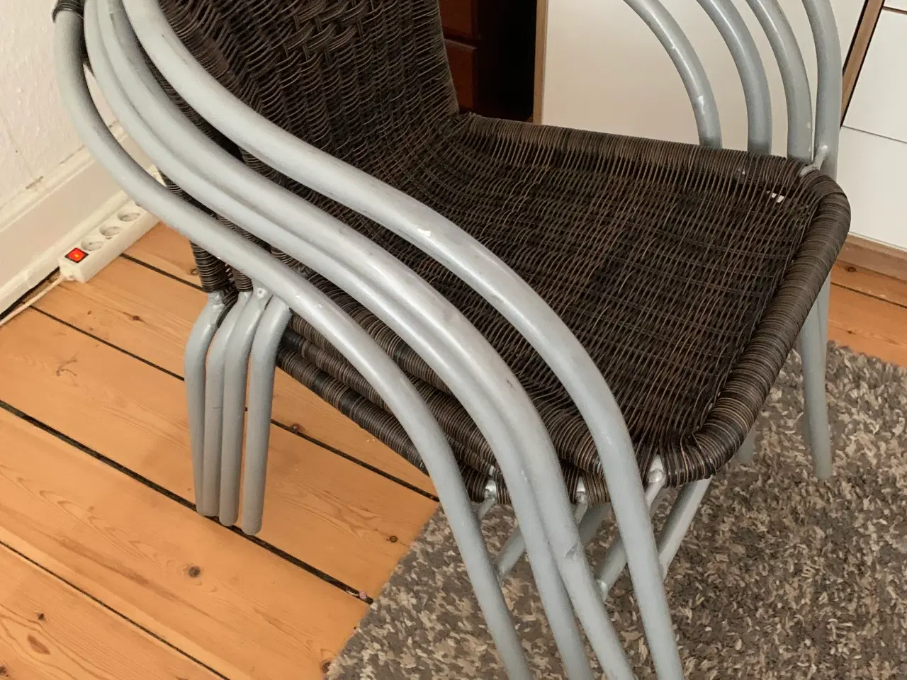 Billede 2 - Jeg har disse havestol til salg med hynder fejler 