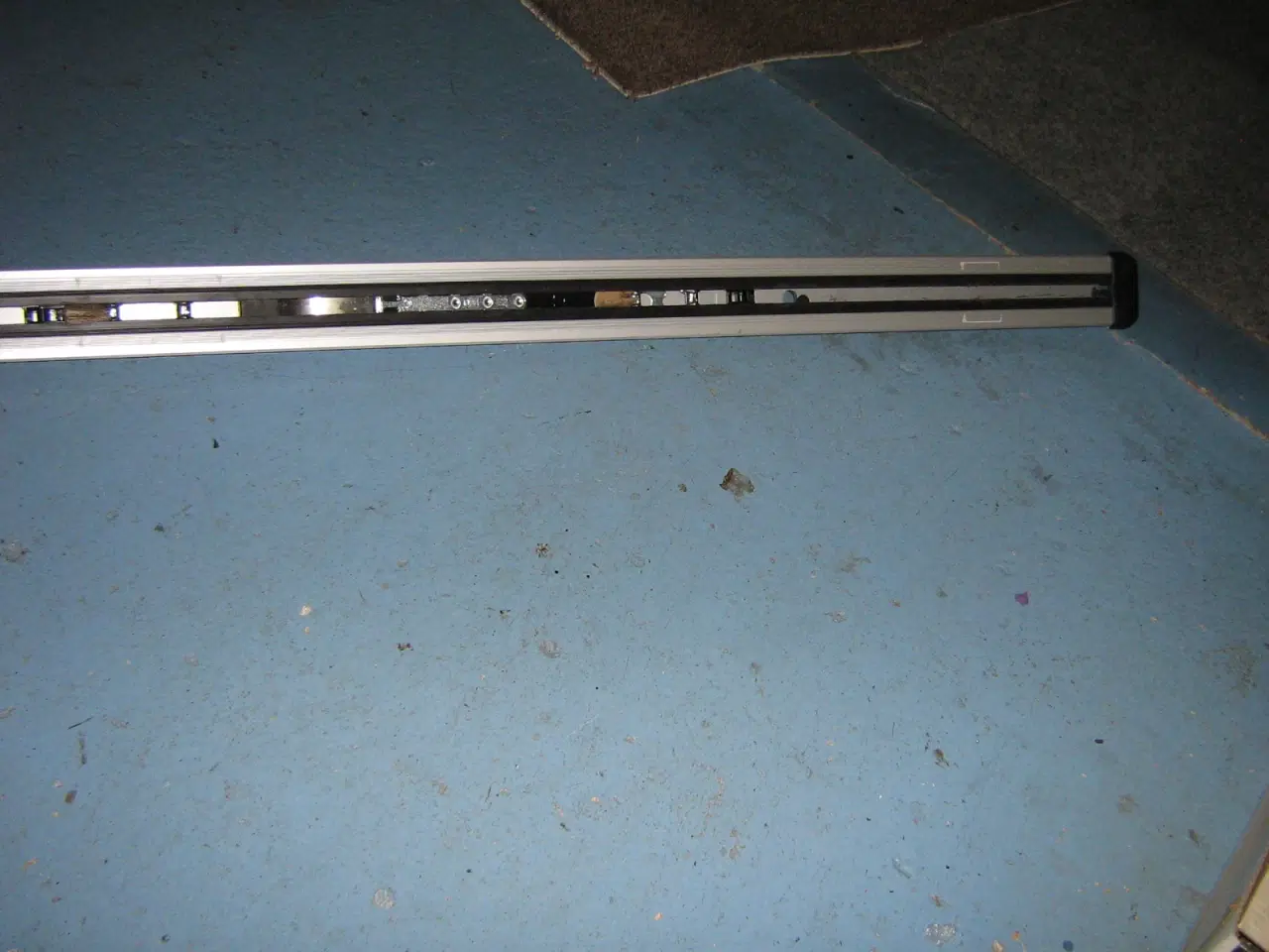 Billede 2 - Sædeskinner bag Mercedes V250D V447