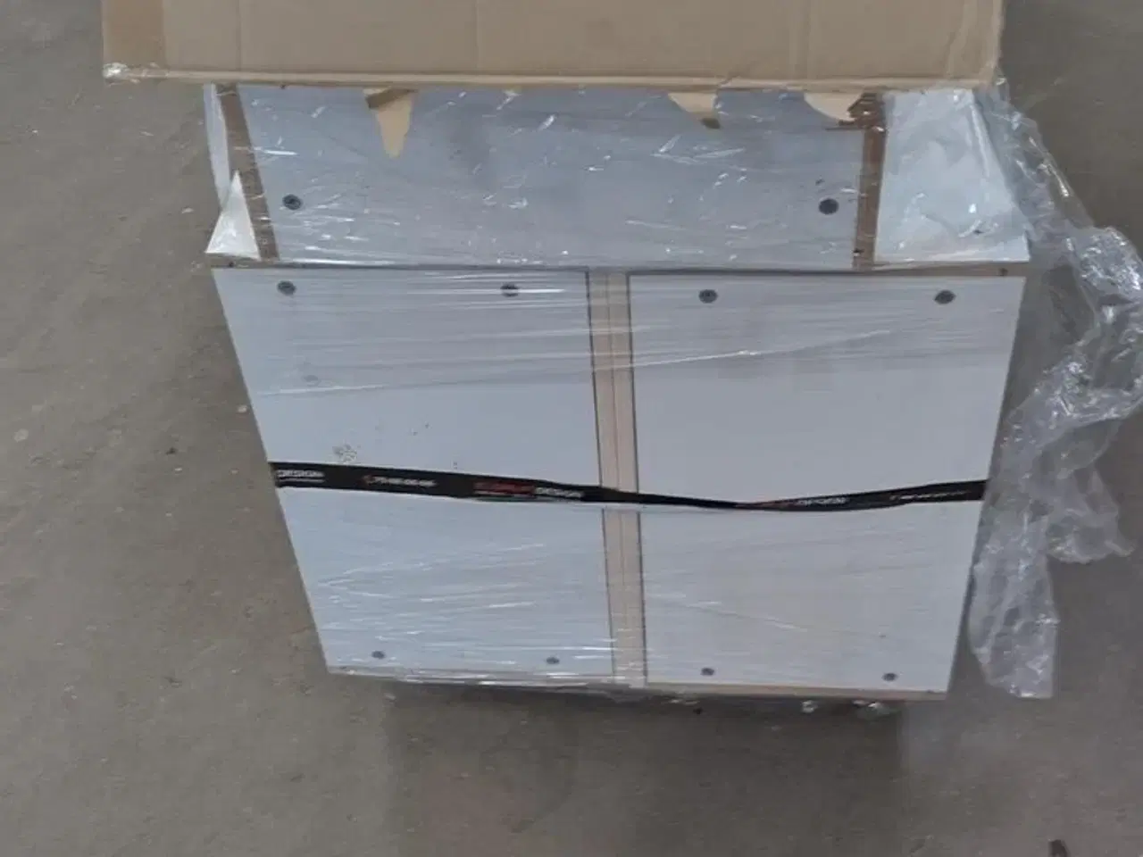 Billede 5 - 3 stk. Brugte højskabe med låge