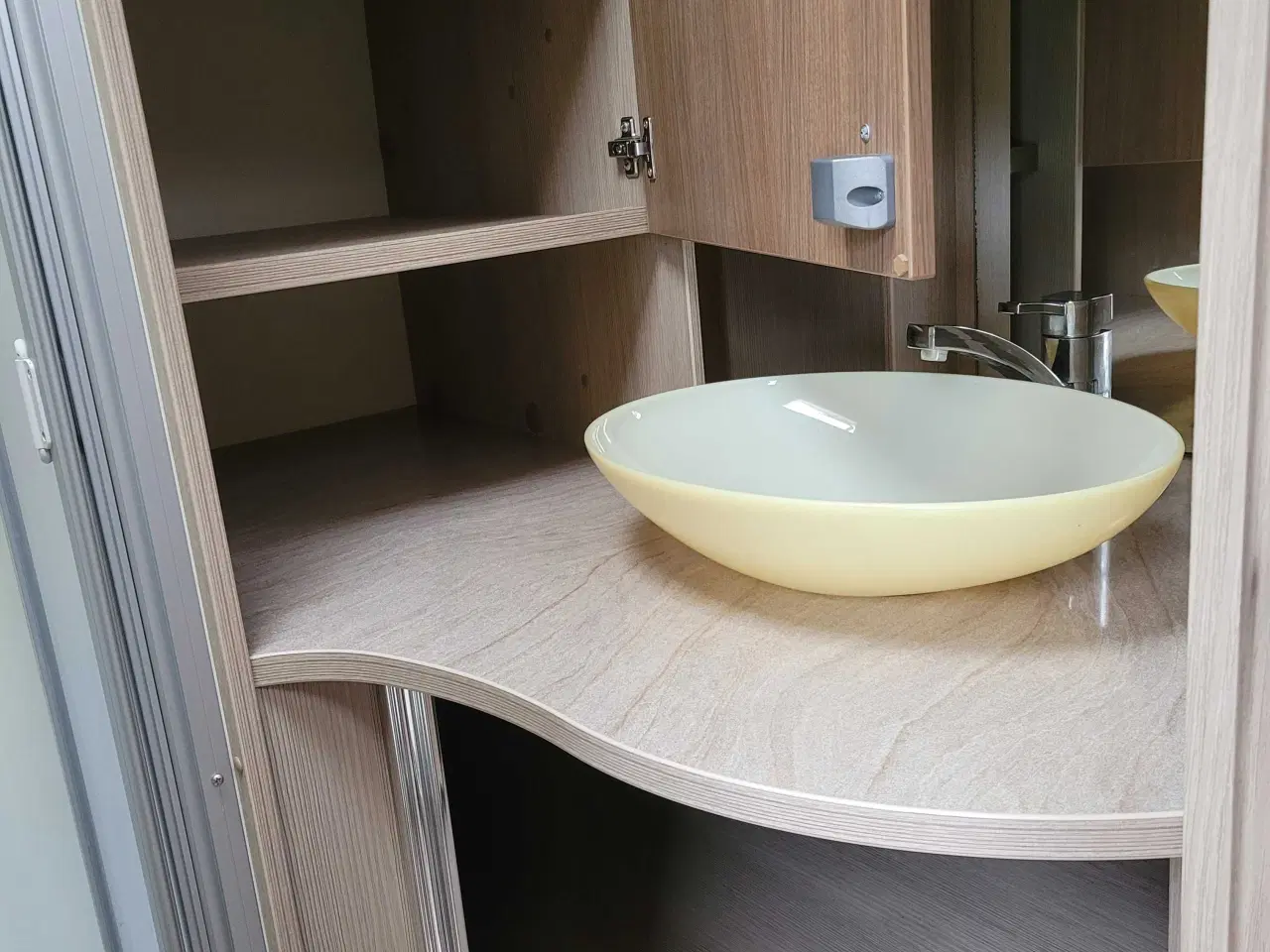 Billede 12 - 2013 Burstner 560 køjevogn..plads og godt design