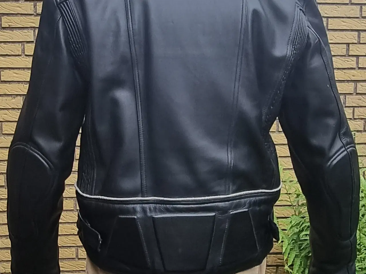 Billede 2 - Stor MC Læderjakke klassisk design