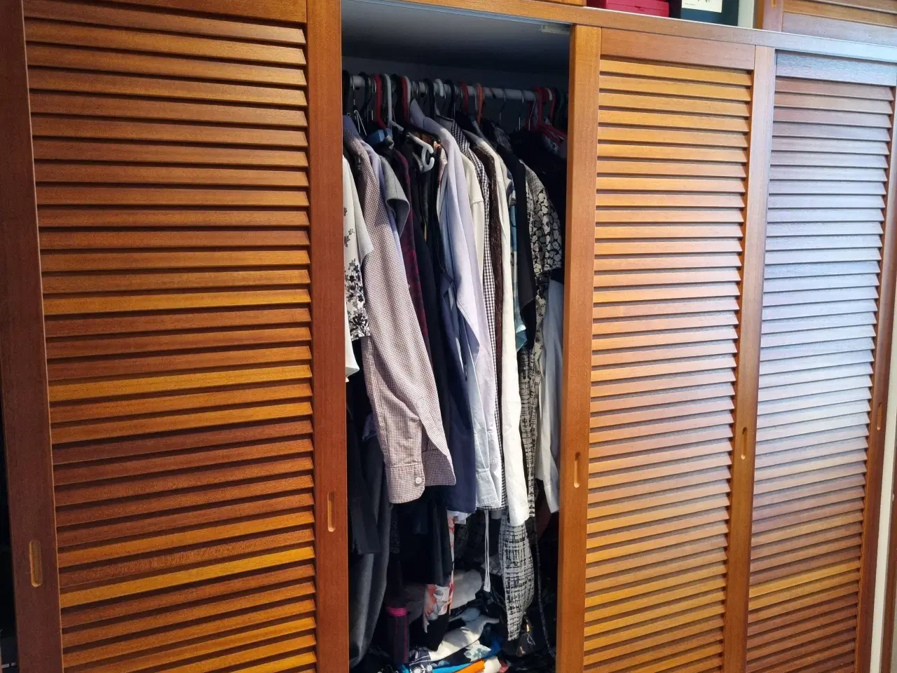 Billede 3 - Klædeskab i mahogni