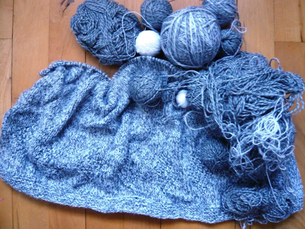 Billede 1 - Rest uld strikkegarn