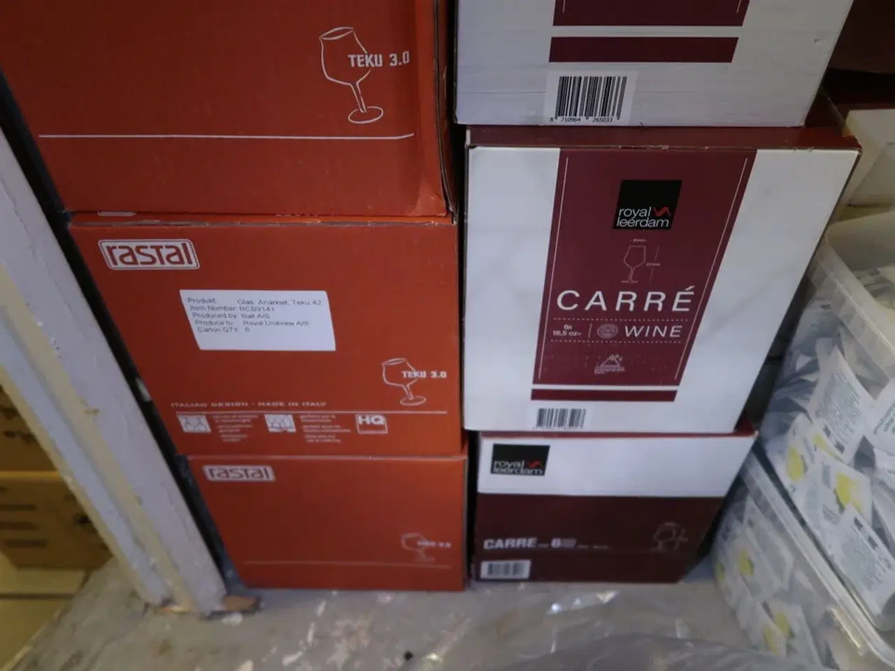 Billede 12 - Div. Engangsservice, vinglas, affaldsække, puder m.m.